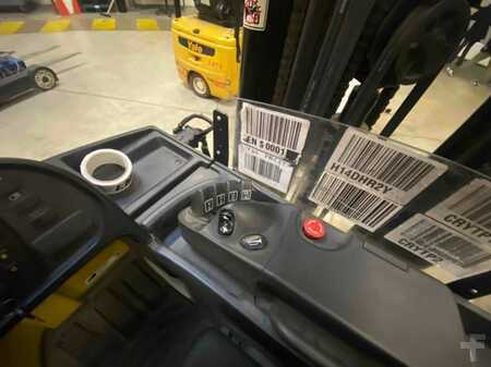 Reach Trucks 2014  Yale MR14 (1)