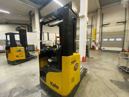 Reach Trucks 2014  Yale MR14 (2)