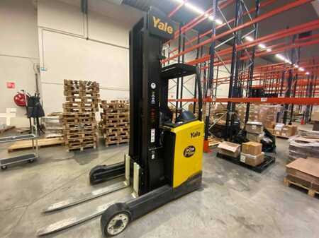 Reach Trucks 2014  Yale MR14 (4)