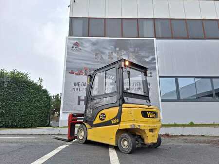 Elektryczne 4-kołowe 2019  Yale ERP35 VL (2)