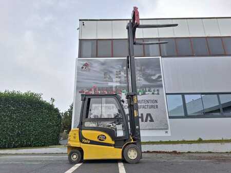 Elektryczne 4-kołowe 2019  Yale ERP35 VL (9)