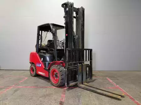 Empilhador a gás 2022  HC (Hangcha) XF35G (1)