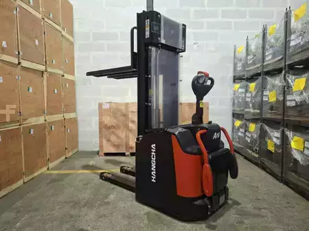 Apilador conductor incorporado 2026  HC (Hangcha) CDD16-AZ3S (1)