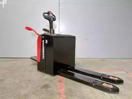 Apilador conductor incorporado 2026  HC (Hangcha) CBD30-AC2S (1)