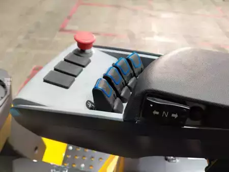 Sähkö - 4 pyör 2026  HC (Hangcha) XE35i (CPD35-XEY2HA-SI) (8)