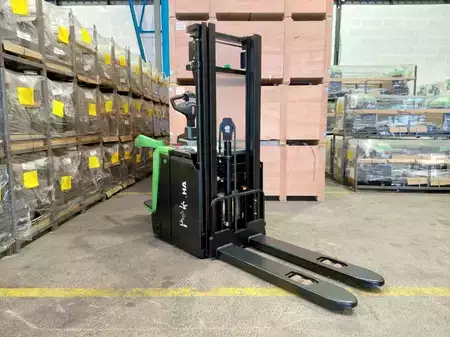 Apilador conductor incorporado 2026  HC (Hangcha) CDD16-XT1S-SiL (4)