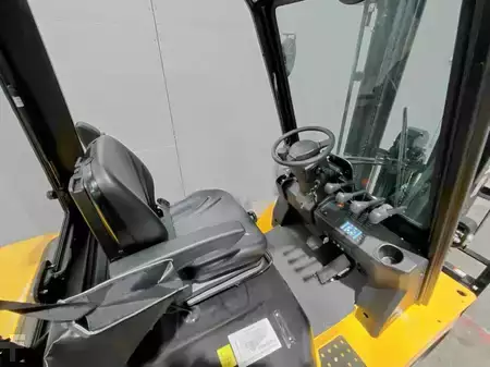 Sähkö - 4 pyör 2026  HC (Hangcha) XE35i (CPD35-XEY2HA-SI) (7)