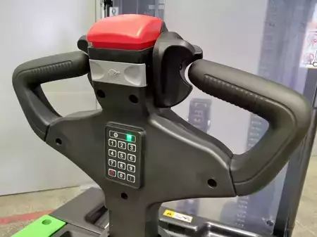 Apilador conductor incorporado 2026  HC (Hangcha) CDD16-XT1S-SI (9)