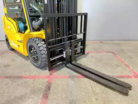 Sähkö - 4 pyör 2026  HC (Hangcha) XE25i ( CPD25-XEY2HA-SI ) (8)