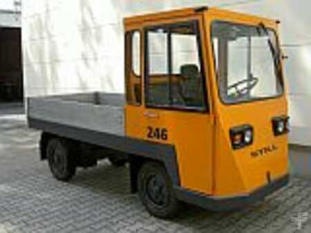 Electric Platform Trucks 1992  Still R 08-20 (3)