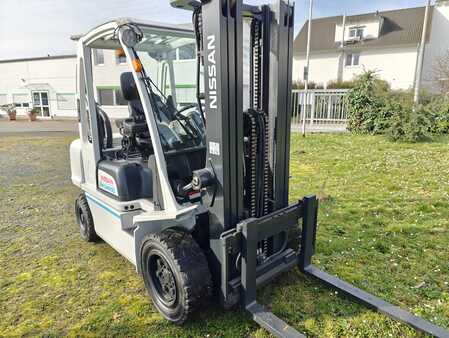 Diesel Forklifts 2015  Unicarriers YG1D2A30Q (2) 