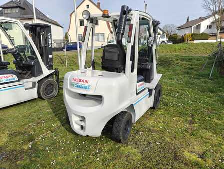 Diesel Forklifts 2014  Unicarriers YG1D2A30Q (5)