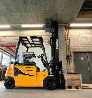 Elektrisk- 4 hjul 2023  Hyundai 20B-9 (1)