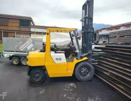 Diesel truck 1995  TCM FD35Z7 (1)
