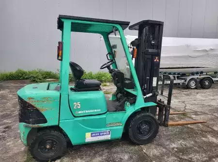Dieselový VZV 2002  Mitsubishi FD25K (1)