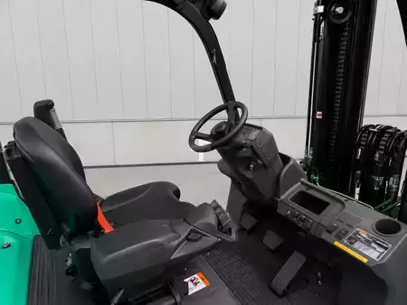 Dízel targoncák 2022  Mitsubishi FD 40N3 (3)