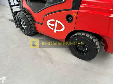 Gázüzemű targoncák 2022  EP Equipment CPQD 30 T8 (11)