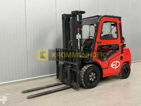 Gázüzemű targoncák 2022  EP Equipment CPQD 30 T8 (2)