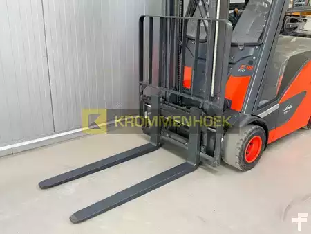 Elektro čtyřkolový VZV 2023  Linde E 18 PH (9)