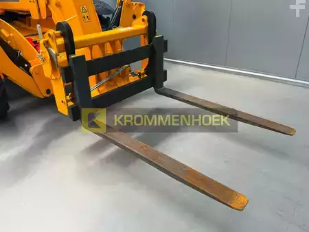 Empilhador telescópico-Fixo 2023  JCB 535-125 HiViz (11)