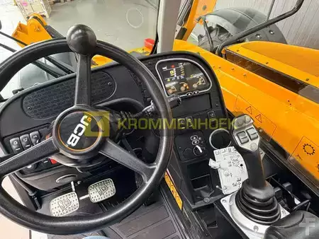 Wózki teleskopowe sztywne 2023  JCB 535-125 HiViz (10)