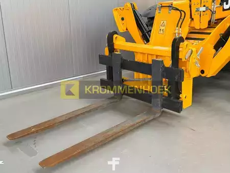 Wózki teleskopowe sztywne 2023  JCB 535-125 HiViz (13)