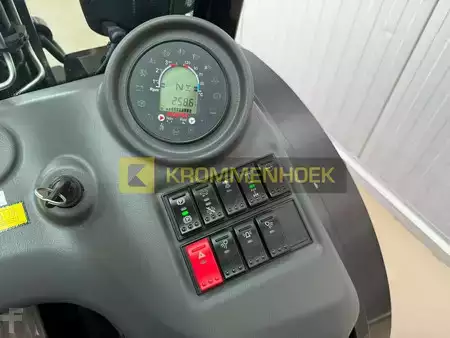 Terénní vysokozdvižný vozík 2025  Manitou MC 25-4 D K ST5 (9)