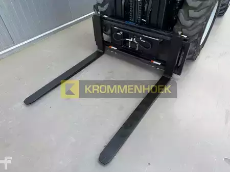 Terénní vysokozdvižný vozík 2024  Manitou MC 30-4 ST5 (11)