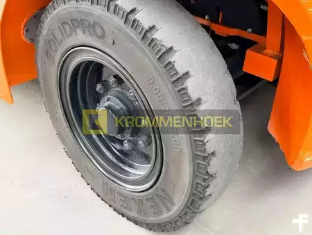 Diesel heftrucks 2018  Doosan D 80 S-7 (17)