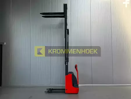 Ruční vysokozdvižný vozík 2008  Linde L 12 (11)