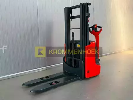 Ruční vysokozdvižný vozík 2008  Linde L 12 (2)