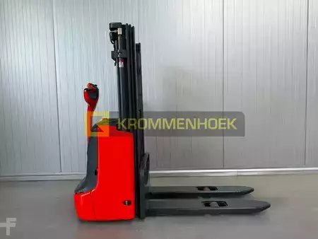 Ruční vysokozdvižný vozík 2008  Linde L 12 (6)