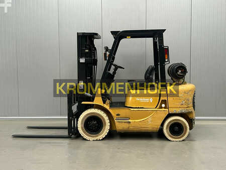 Empilhador a gás 2001  CAT Lift Trucks GP25K (1)