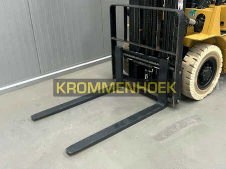 Empilhador a gás 2001  CAT Lift Trucks GP25K (9)