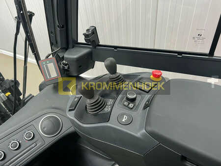 Elektryczne 4-kołowe 2021  Linde X 30 (18)