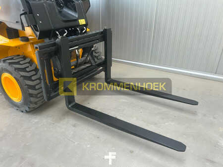 Telescopic forklift rigid 2023  JCB TLT 35-26 D 4x4 (8)