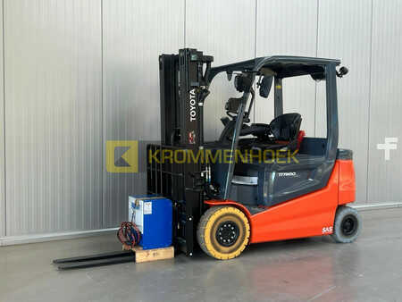 Eléctrica de 4 ruedas 2023  Toyota 9 FBM 25 T (2)