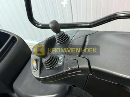 Chariots électriques à 4 roues 2024  Linde E 16 P-02 (14)