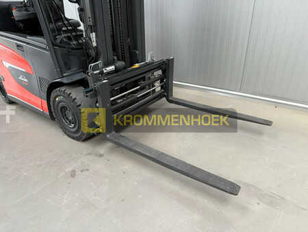 Elektryczne 4-kołowe 2024  Linde E 25 Triplex 7410 mm (10)