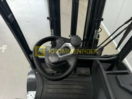 Elektryczne 4-kołowe 2024  Linde E 25 Triplex 7410 mm (14)
