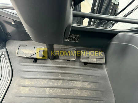 Elektryczne 4-kołowe 2024  Linde E 25 Triplex 7410 mm (15)