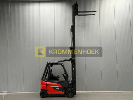 Elektryczne 4-kołowe 2024  Linde E 25 Triplex 7410 mm (8)
