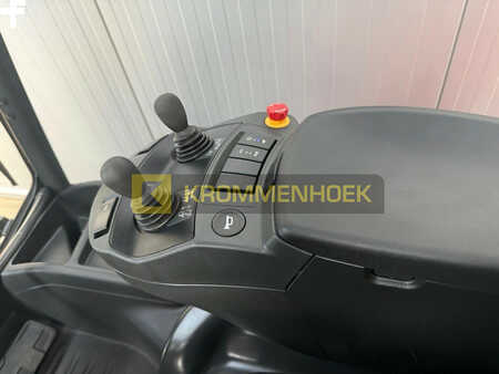 4-wiel elektrische heftrucks 2022  Linde E 30 Demo (14)