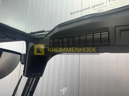 Elektryczne 4-kołowe 2023  Linde E 30 HL-01/600 (13)