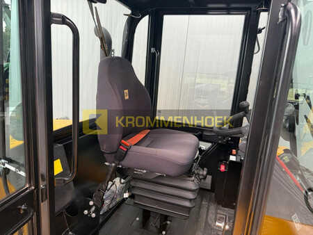 Empilhador todo-terreno 2023  JCB 940 (11)