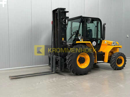 Empilhador todo-terreno 2023  JCB 940 (2)