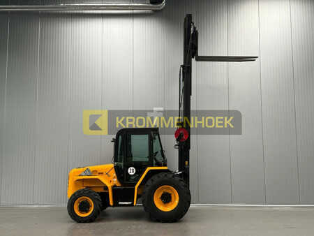 Empilhador todo-terreno 2023  JCB 940 (8)