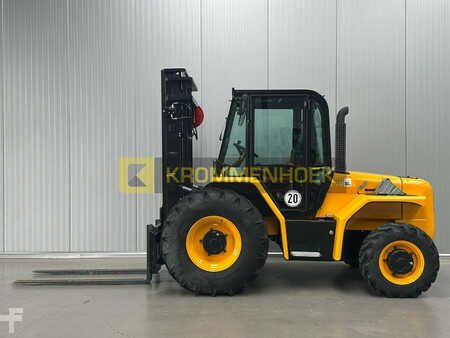 Empilhador todo-terreno 2023  JCB 940 (1)