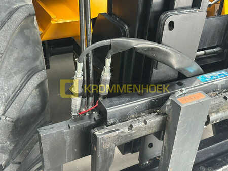 Empilhador todo-terreno 2023  JCB 940 (10)