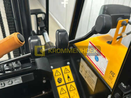 Empilhador todo-terreno 2023  JCB 940 (15)